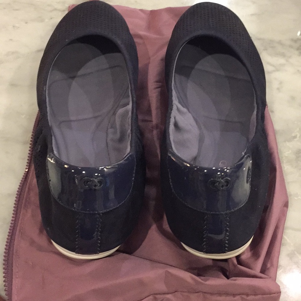 Cole Haan Studio grand Ballet. Size 7. Navy Blue - Picture 2 of 7